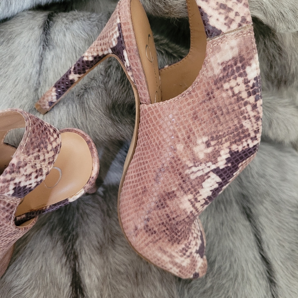 Jessica Simpson Snake print shoes